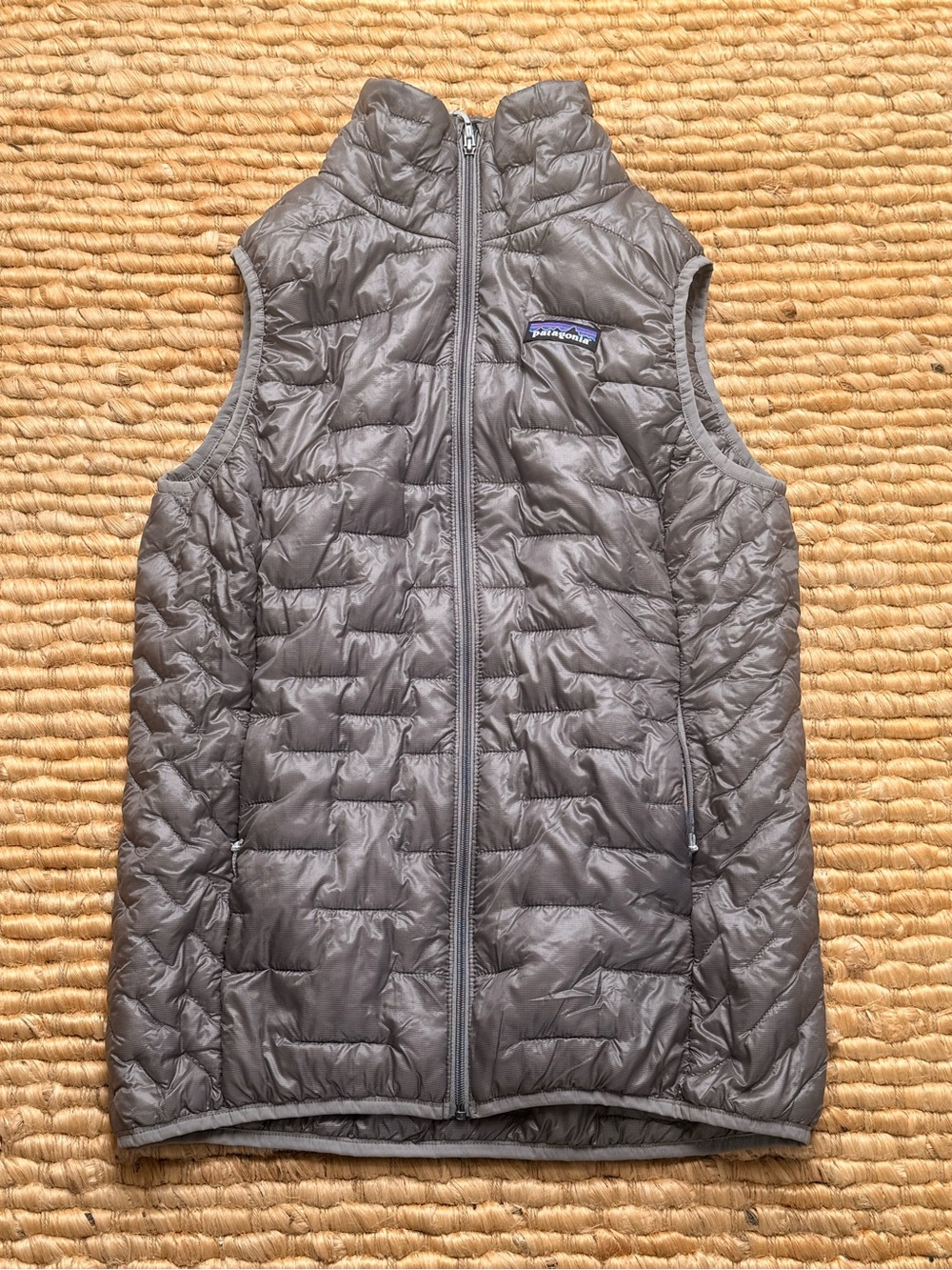 Patagonia Women's Medium Gray Down Puffer Vest - Lightweight Warmth